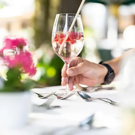 Seehotel Foettinger Szálloda 4*