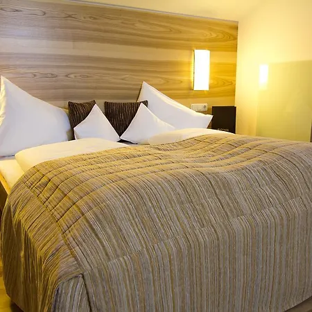 Seehotel Foettinger Szálloda 4*